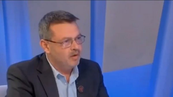 ЛАЖНИ СИНДИКАЛАЦ ДУШАН КОКОТ ЗЛОУПОТРЕБЉАВА ПРОСВЕТАРЕ: Претио мотком колеги, подржава Бејлогрлићев Проглас ЛАЖНИ СИНДИКАЛАЦ ДУШАН КОКОТ ЗЛОУПОТРЕБЉАВА ПРОСВЕТАРЕ: Претио мотком колеги, подржава Бејлогрлићев Проглас