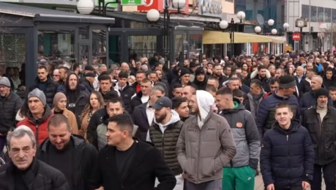 GRAD NEĆE KOCKARNICE: U Rožajama održan nikad masovniji protest, protiv jednog od poroka (FOTO) GRAD NEĆE KOCKARNICE: U Rožajama održan nikad masovniji protest, protiv jednog od poroka (FOTO)