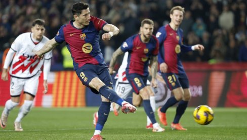 ВЕЛИКИ УДАРАЦ ЗА БАРСЕЛОНУ: Повредио се Левандовски, не игра против Атлетико Мадрида