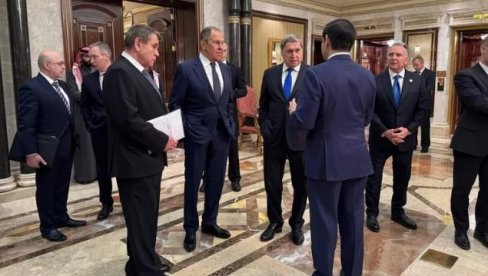RUSKE I AMERIČKE DELEGACIJE U RIJADU OTIŠLE NA RUČAK: Evo šta su naredni koraci posle 3,5 sata pregovora RUSKE I AMERIČKE DELEGACIJE U RIJADU OTIŠLE NA RUČAK: Evo šta su naredni koraci posle 3,5 sata pregovora