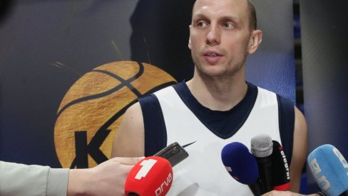 POBEGAO IZ ZVEZDE! Dejan Davidovac ne skriva: Ovde mi prija! POBEGAO IZ ZVEZDE! Dejan Davidovac ne skriva: Ovde mi prija!