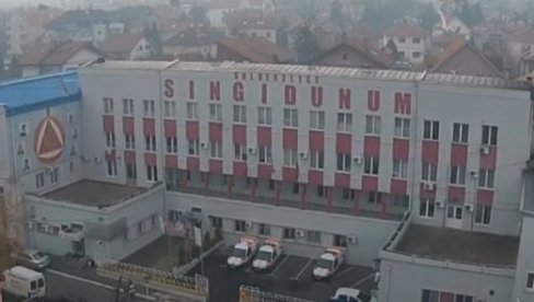 BUKTI RAT NA SINGIDUNUMU: Jedni bi da izađu iz blokada, drugi maltretiraju i upravu i studente BUKTI RAT NA SINGIDUNUMU: Jedni bi da izađu iz blokada, drugi maltretiraju i upravu i studente