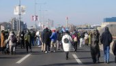 СЛУШАЈУ КУРТИЈЕВОГ ПОТРЧКА Вучић о блокадерима: Све ће бити јасно за три дана СЛУШАЈУ КУРТИЈЕВОГ ПОТРЧКА Вучић о блокадерима: Све ће бити јасно за три дана