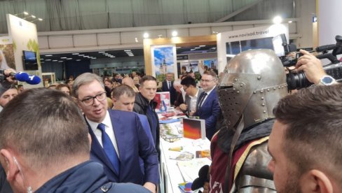 NADAM SE DA IMA DOVOLJNO RAZUMA U SARAJEVU Vučić: Taj proces ne postoji samo zbog progona gospodina Dodika i Lukića već zbog RS NADAM SE DA IMA DOVOLJNO RAZUMA U SARAJEVU Vučić: Taj proces ne postoji samo zbog progona gospodina Dodika i Lukića već zbog RS