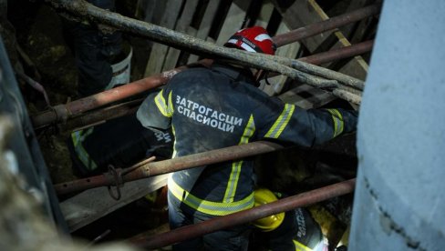 ВАТРА ПРОГУТАЛА ДОМ ПОРОДИЦЕ У НИШУ: Родитељи и четворо деце повређено