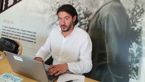 ODBOLOVAO ŽIVOT: Pet godina od odlaska barda srpske poezije Ranka Jovovića ODBOLOVAO ŽIVOT: Pet godina od odlaska barda srpske poezije Ranka Jovovića