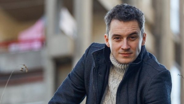 ЉУБОМИР ЉУБА БУЛАЈИЋ ЗА НОВОСТИ: Љубав је пресудна да би се бавио глумом, а Здравко Шотра је мој филмски отац - поносан сам (ФОТО) ЉУБОМИР ЉУБА БУЛАЈИЋ ЗА НОВОСТИ: Љубав је пресудна да би се бавио глумом, а Здравко Шотра је мој филмски отац - поносан сам (ФОТО)