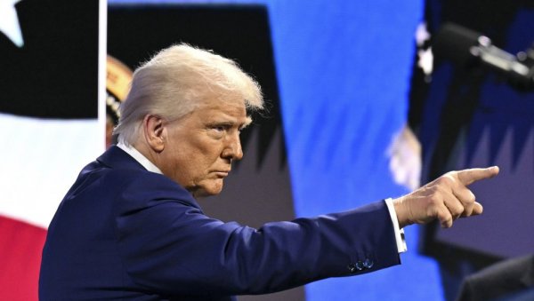 НЕ, НЕ, НИСАМ ТО ПЛАНИРАО... Трамп демантовао европске медије - Ипак не иде у Москву НЕ, НЕ, НИСАМ ТО ПЛАНИРАО... Трамп демантовао европске медије - Ипак не иде у Москву