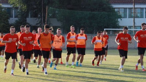STOTINU NAS BEGEJU ZA SPAS: Zajednička akcija meštana Žitišta STOTINU NAS BEGEJU ZA SPAS: Zajednička akcija meštana Žitišta