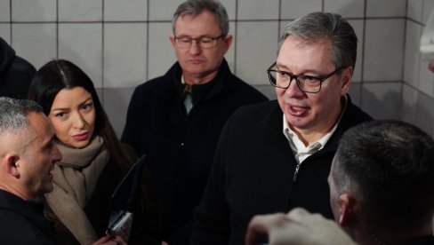 TREBA IH LOKALIZOVATI U SIROMAŠNE SREDINE Vučić: Osnažićemo namensku industriju i otvoriti još fabrika Borbenih složenih sistema TREBA IH LOKALIZOVATI U SIROMAŠNE SREDINE Vučić: Osnažićemo namensku industriju i otvoriti još fabrika Borbenih složenih sistema