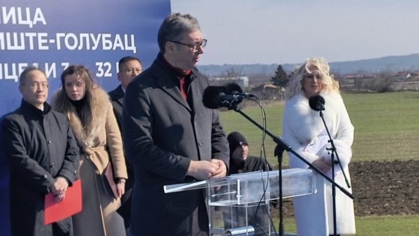 ПОНОСАН САМ НА ТО КОЛИКО ГРАДИМО Вучић: За десет година урадили смо више него што је урађено у претходних седамдесет ПОНОСАН САМ НА ТО КОЛИКО ГРАДИМО Вучић: За десет година урадили смо више него што је урађено у претходних седамдесет