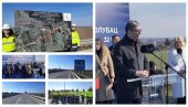 ДАНАС ПОКАЗУЈЕМО ДА ЈЕ СНОВЕ МОГУЋЕ ОСТВАРИТИ: Председник Вучић на отварању деонице Дунавског коридора (ФОТО/ВИДЕО) ДАНАС ПОКАЗУЈЕМО ДА ЈЕ СНОВЕ МОГУЋЕ ОСТВАРИТИ: Председник Вучић на отварању деонице Дунавског коридора (ФОТО/ВИДЕО)