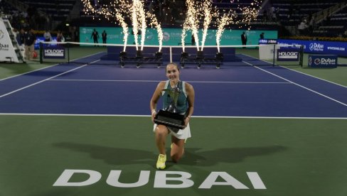 MIRA ANDREJEVA POKORILA DUBAI: Čudesna Ruskinja osvojila drugu titulu u karijeri MIRA ANDREJEVA POKORILA DUBAI: Čudesna Ruskinja osvojila drugu titulu u karijeri
