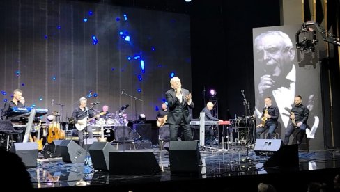 LJUBAV KAO ODGOVOR: Slavko Banjac muzičkim druženjem uveselio beogradsku publiku (FOTO/VIDEO) LJUBAV KAO ODGOVOR: Slavko Banjac muzičkim druženjem uveselio beogradsku publiku (FOTO/VIDEO)