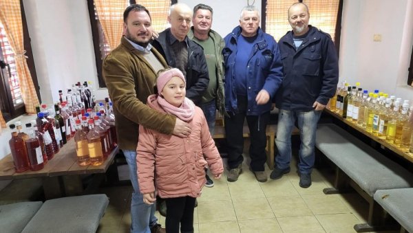 ТАРАШ, ЗЕЦ, РОДА ПРВОЈЕ И ДАНИ ВИНА: Река Тиса у бојама укусних вина ТАРАШ, ЗЕЦ, РОДА ПРВОЈЕ И ДАНИ ВИНА: Река Тиса у бојама укусних вина