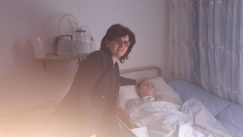 DVOJE DECE PRIMILO LEK PROTIV LAFORINE BOLESTI: Snježana Gajić 18 godina istrajava u borbi sa bolesnom kćerkom DVOJE DECE PRIMILO LEK PROTIV LAFORINE BOLESTI: Snježana Gajić 18 godina istrajava u borbi sa bolesnom kćerkom