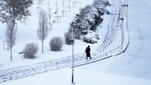 ZIMA SE VRATILA: Vejalo tokom celog dana, a ovakvo nas vreme očekuje sutra ZIMA SE VRATILA: Vejalo tokom celog dana, a ovakvo nas vreme očekuje sutra