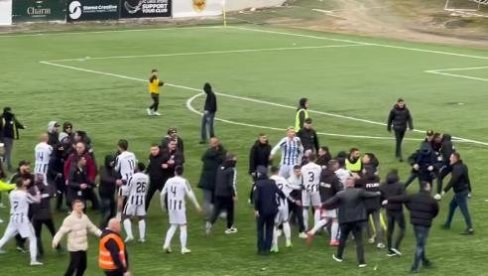 ŠIPTARSKA POSLA! Kakva sramota u Prizrenu, divljali na sve strane (VIDEO) ŠIPTARSKA POSLA! Kakva sramota u Prizrenu, divljali na sve strane (VIDEO)