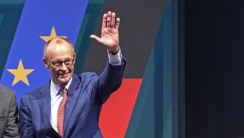 MERC SE UGLEDAO NA HITLERA Medvedčuk upozorio: Nemačka ide ka novom svetskom ratu