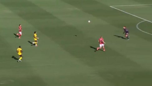 FUDBALSKA KRAĐA VEKA! Ovo se desilo posle neverovatnog kiksa Hrvata (VIDEO) FUDBALSKA KRAĐA VEKA! Ovo se desilo posle neverovatnog kiksa Hrvata (VIDEO)