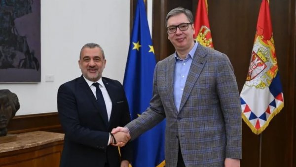 ВУЧИЋ СЕ САСТАО СА ФУРЛАСОМ: Србија остаје на европском путу (ФОТО) ВУЧИЋ СЕ САСТАО СА ФУРЛАСОМ: Србија остаје на европском путу (ФОТО)