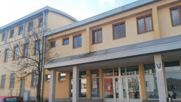 ПОЛИЦИЈА ЗВОРНИКА УПОЗОРАВА НА ИНТЕРНЕТ ЗЛОУПОТРЕБЕ: Преварена за више од 65.000 евра ПОЛИЦИЈА ЗВОРНИКА УПОЗОРАВА НА ИНТЕРНЕТ ЗЛОУПОТРЕБЕ: Преварена за више од 65.000 евра