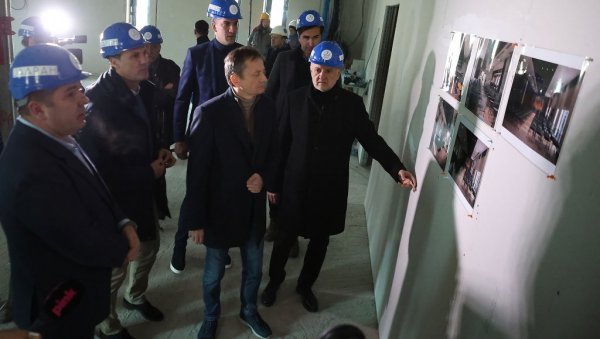 ЗНА СЕ ШТА ЈЕ ДРЖАВА ОБЕЋАЛА, ТО ЋЕМО И ИСПУНИТИ! Министри Глишић и Гајић посетили Национални одбојкашки тренажни центар (ФОТО) ЗНА СЕ ШТА ЈЕ ДРЖАВА ОБЕЋАЛА, ТО ЋЕМО И ИСПУНИТИ! Министри Глишић и Гајић посетили Национални одбојкашки тренажни центар (ФОТО)