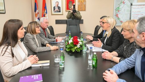 MAJA GOJKOVIĆ U RADNOJ POSETI OPOVU: Nastavak investicija u infrastrukturu, obrazovanje i kulturu širom Vojvodine MAJA GOJKOVIĆ U RADNOJ POSETI OPOVU: Nastavak investicija u infrastrukturu, obrazovanje i kulturu širom Vojvodine