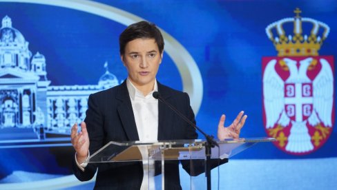 BRNABIĆEVA RAZMONTIRALA BLOKADERE FOTELJAŠE: U stranoj zemlji padnu u nesvest od sreće kad vide ministra!