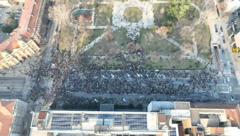 PROTEST U NEMANJINOJ: Svega 5.600 ljudi u piku (FOTO) PROTEST U NEMANJINOJ: Svega 5.600 ljudi u piku (FOTO)