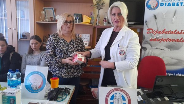 ПРЕВЕНТИВА ПРЕ СВЕГА: У Дому здравља Угљевик разговарали о дијабетесу ПРЕВЕНТИВА ПРЕ СВЕГА: У Дому здравља Угљевик разговарали о дијабетесу