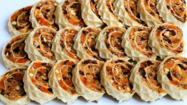 НЕОДОЉИВИ КЛАСИК: Рецепт за фигаро обланде, које ће вас освојити укусом НЕОДОЉИВИ КЛАСИК: Рецепт за фигаро обланде, које ће вас освојити укусом