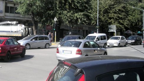 BEZBEDNOST SAOBRAĆAJA: Do 3. marta sprovodi se anketa za vozače i pešake u Velikom Gradištu BEZBEDNOST SAOBRAĆAJA: Do 3. marta sprovodi se anketa za vozače i pešake u Velikom Gradištu
