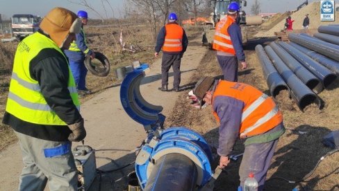 ZBOG VELIKOG KVARA NA MREŽI: Jaša Tomić u petak bez vode ZBOG VELIKOG KVARA NA MREŽI: Jaša Tomić u petak bez vode