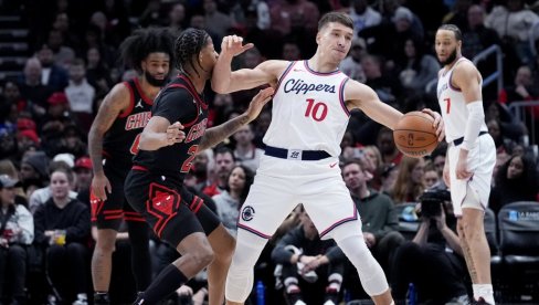 ŠTA MU BI? Bogdan Bogdanović šokirao košarkaški svet ŠTA MU BI? Bogdan Bogdanović šokirao košarkaški svet