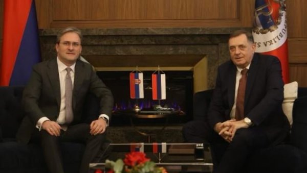 СЕЛАКОВИЋ У БАЊАЛУЦИ: Дошао сам да пружим јасну подршку председнику Додику СЕЛАКОВИЋ У БАЊАЛУЦИ: Дошао сам да пружим јасну подршку председнику Додику