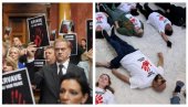 INTERNACIONALA KRVAVE ŠAKE: Otkud simbol srpske opozicije na Kapitolu? INTERNACIONALA KRVAVE ŠAKE: Otkud simbol srpske opozicije na Kapitolu?