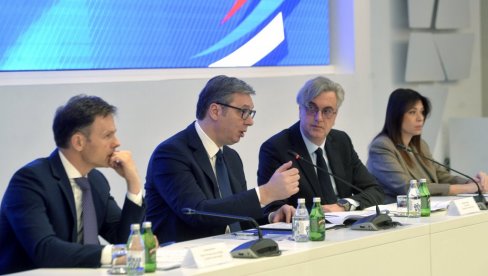 У ПРОСЕЧНОЈ НЕТО ЗАРАДИ СМО СУСТИГЛИ БУГАРСКУ Вучић са привредницима у ПКС (ВИДЕО) У ПРОСЕЧНОЈ НЕТО ЗАРАДИ СМО СУСТИГЛИ БУГАРСКУ Вучић са привредницима у ПКС (ВИДЕО)