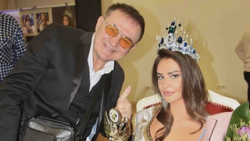 SAMO NJENO TELO: Mitar Mirić odabrao Mis turizma Srbije, a lepoticama posvetio i pesmu (FOTO) SAMO NJENO TELO: Mitar Mirić odabrao Mis turizma Srbije, a lepoticama posvetio i pesmu (FOTO)