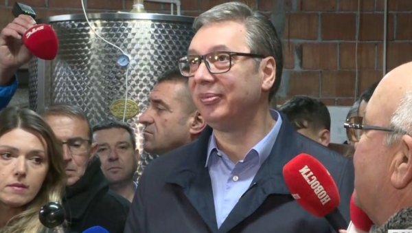 ДАЋЕМО СВЕ ОД СЕБЕ: Вучић открио планове за будуће инвестиције ДАЋЕМО СВЕ ОД СЕБЕ: Вучић открио планове за будуће инвестиције