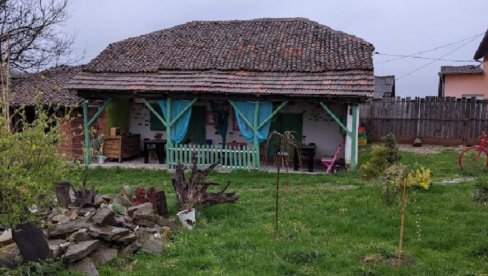 ILIJA PRODAJE ETNO-SELO U PODNOŽJU KOPAONIKA: Cena 150.000 evra, a evo šta sve nudi ILIJA PRODAJE ETNO-SELO U PODNOŽJU KOPAONIKA: Cena 150.000 evra, a evo šta sve nudi