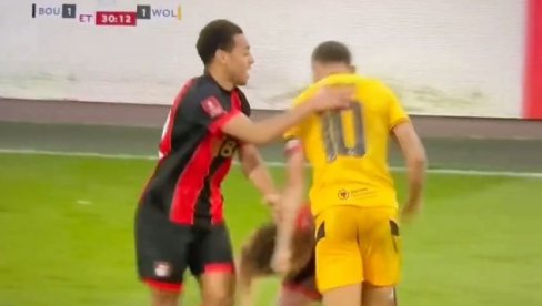 SKANDAL U ENGLESKOJ: Brazilac šamarao Srbina (VIDEO) SKANDAL U ENGLESKOJ: Brazilac šamarao Srbina (VIDEO)