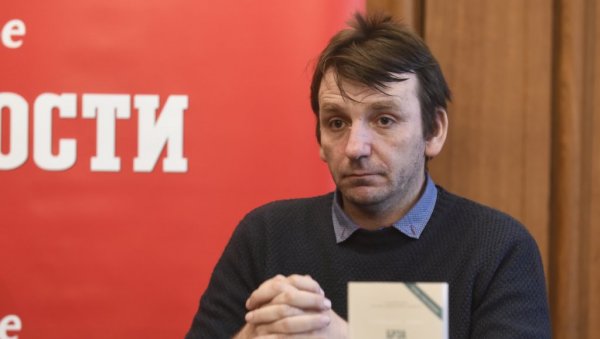 ИНТЕРВЈУ - КАО ПЕСНИК СЕ ВРЛО ЧЕСТО ОСЕЋАМ КАО ТЕХНОЛОШКИ ВИШАК: Слободан Јовић, песник, добитник 37. награде Меша Селимовић ИНТЕРВЈУ - КАО ПЕСНИК СЕ ВРЛО ЧЕСТО ОСЕЋАМ КАО ТЕХНОЛОШКИ ВИШАК: Слободан Јовић, песник, добитник 37. награде Меша Селимовић