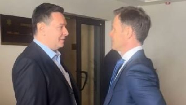 МАЛИ ОДГОВОРИО ШАРОВИЋУ И ПОКИДАО: Пример како струка побеђује демагогију (ВИДЕО) МАЛИ ОДГОВОРИО ШАРОВИЋУ И ПОКИДАО: Пример како струка побеђује демагогију (ВИДЕО)