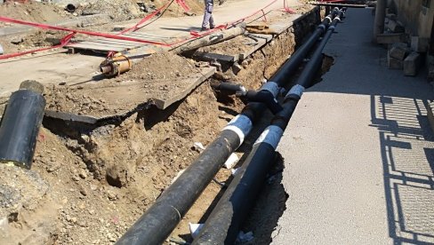 NASTAVLJA SE ŠIRENJE TOPLOVODA KOD POŽAREVCA: Pri kraju posao počet još 2013. NASTAVLJA SE ŠIRENJE TOPLOVODA KOD POŽAREVCA: Pri kraju posao počet još 2013.
