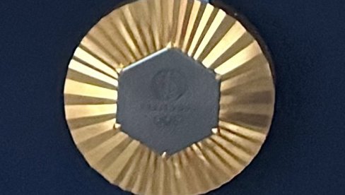POCRNELE KOLAJNE KAO DA SU DOŠLE IZ RATA: Skandal ne jenjava zbog medalja sa Olimpijskih i Praolimpijskih igara u Parizu POCRNELE KOLAJNE KAO DA SU DOŠLE IZ RATA: Skandal ne jenjava zbog medalja sa Olimpijskih i Praolimpijskih igara u Parizu