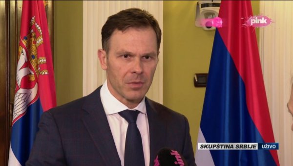 ТО ДИВЉАШТВО НИКАДА НИСАМ ДОЖИВЕО Министар Мали поводом дивљања опозиције у Скупштини - Три колегинице су озбиљно повређене ТО ДИВЉАШТВО НИКАДА НИСАМ ДОЖИВЕО Министар Мали поводом дивљања опозиције у Скупштини - Три колегинице су озбиљно повређене