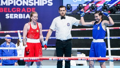 BOKS HEROINE: Nikolina Gajić i Elma Hajrović aduti Srbije na SP u Nišu BOKS HEROINE: Nikolina Gajić i Elma Hajrović aduti Srbije na SP u Nišu