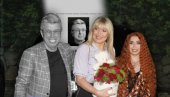 ČITULJA ZA TATU I MUŽA: Suzana i deca se u Novostima oprostili od Saše Popovića (FOTO) ČITULJA ZA TATU I MUŽA: Suzana i deca se u Novostima oprostili od Saše Popovića (FOTO)