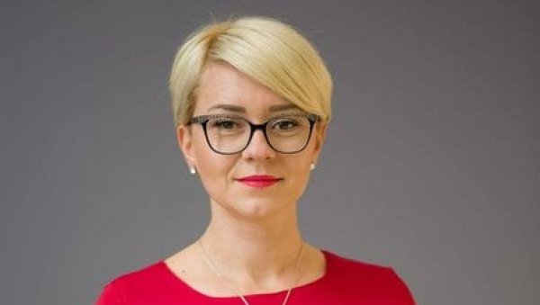 ОПОЗИЦИЈА У ЦРНОЈ ГОРИ И СРБИЈИ ДЕЛУЈУ СИНХРОНЗОВАНО: Посланица НСД Јелена Божовић о хаосу у Београду ОПОЗИЦИЈА У ЦРНОЈ ГОРИ И СРБИЈИ ДЕЛУЈУ СИНХРОНЗОВАНО: Посланица НСД Јелена Божовић о хаосу у Београду